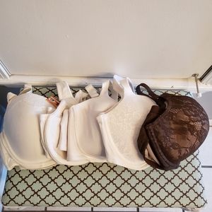 Women's bras 38dd-40ddd.